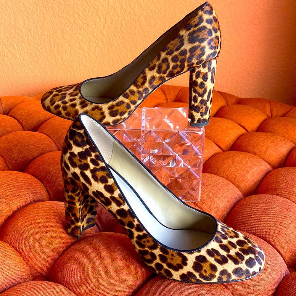 Ann Taylor Calf hair Leopard Print Round Toe Pumps size 9